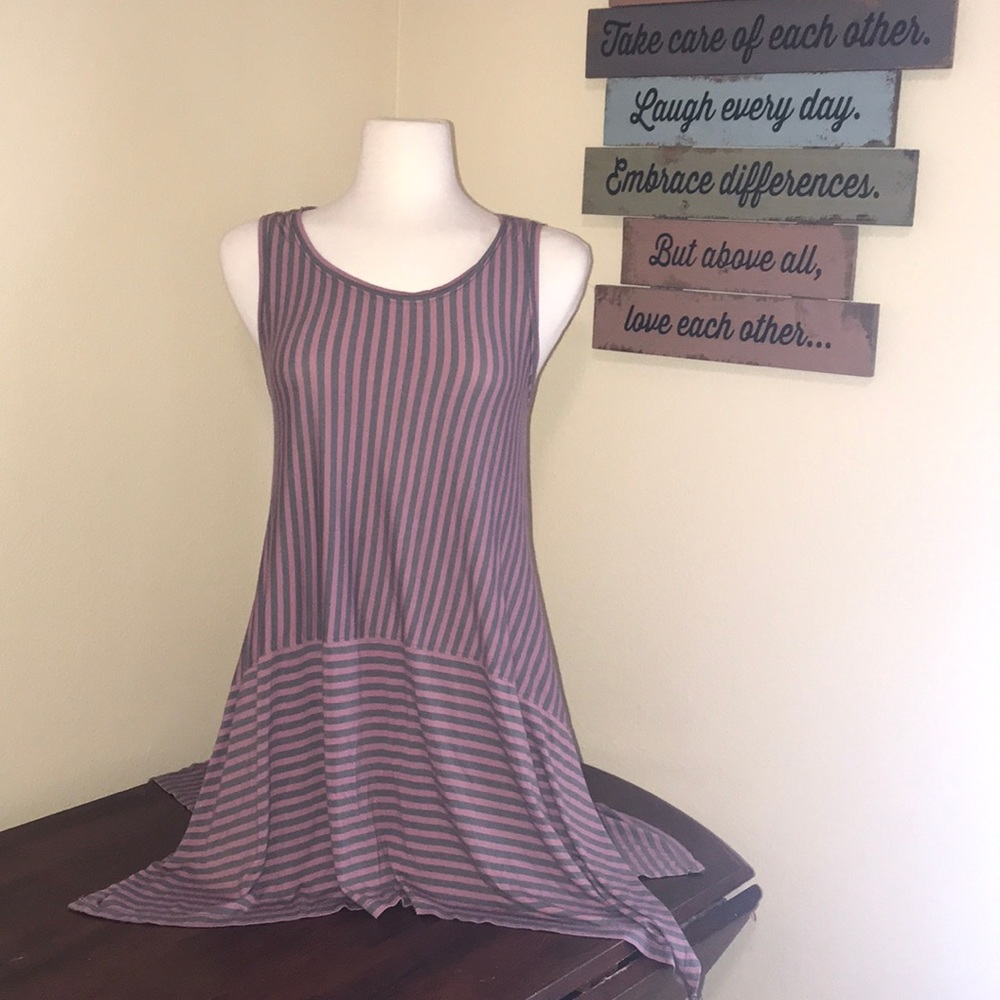 New York & Co tunic top